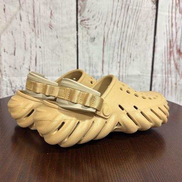 CROCS echo clog size 7 super comfortable Trail Hiking and street wear worthy NWT - Picture 15 of 15
